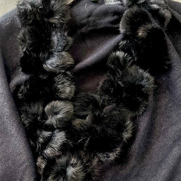 Real rabbit fur shawl with rabbit fur ball detailing - Picture 3 of 5